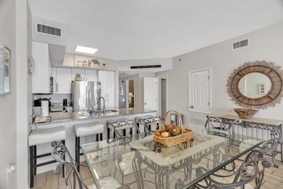 Stunning Oceanfront Condo with Resort Amenities Apartment in Orange Beach
