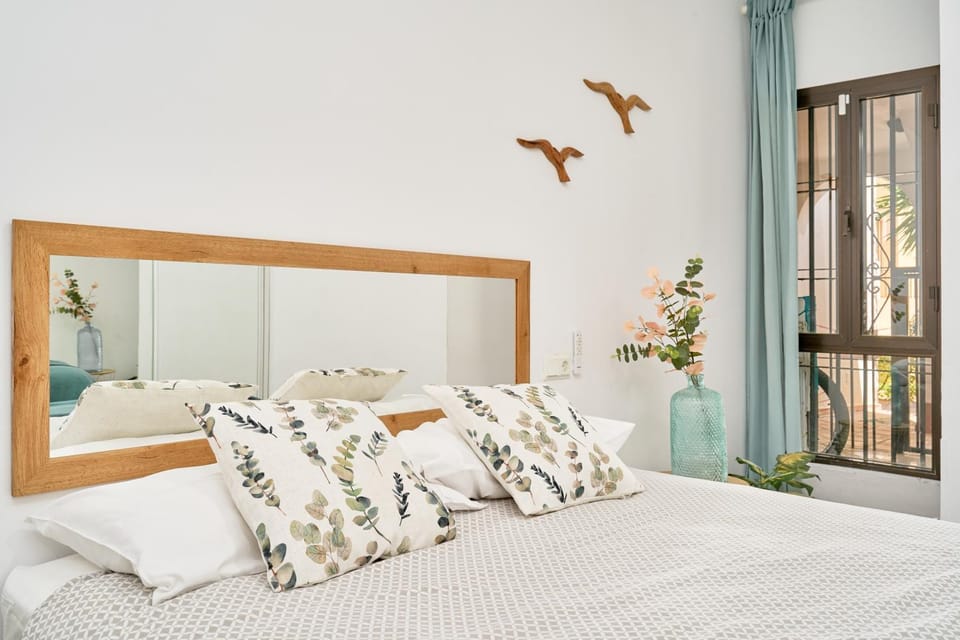 Living room, Bedroom