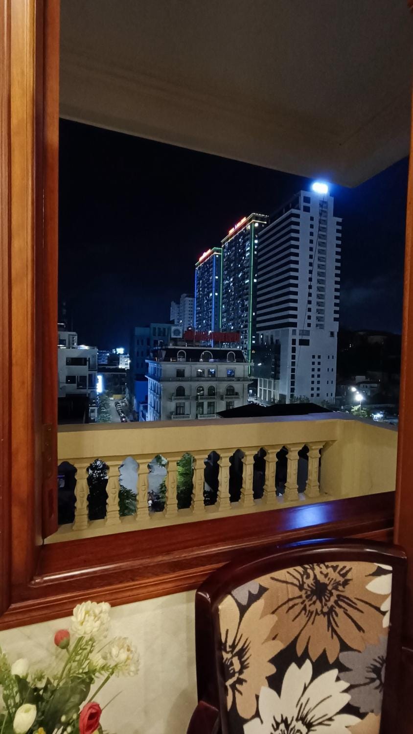 View (from property/room), Balcony/Terrace, City view
