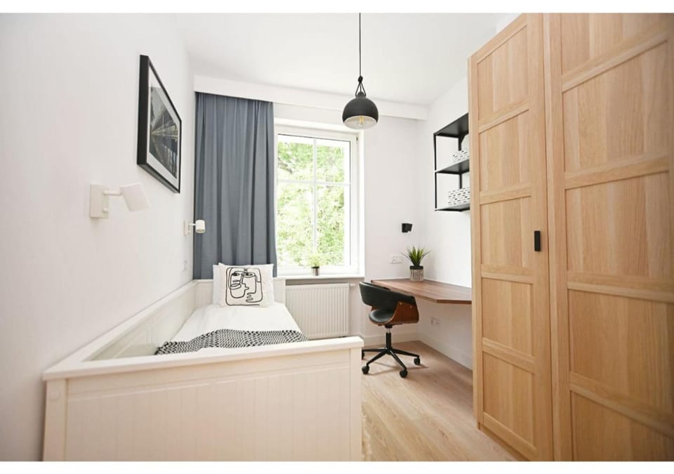 Bed, Photo of the whole room, Bedroom, hair dresser