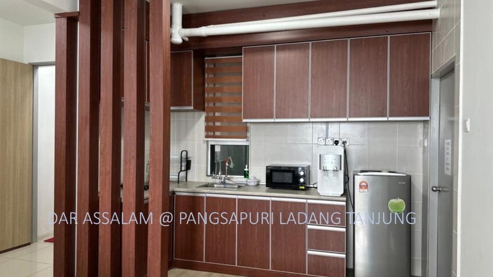 Coffee/tea facilities, Kitchen or kitchenette, minibar, stove
