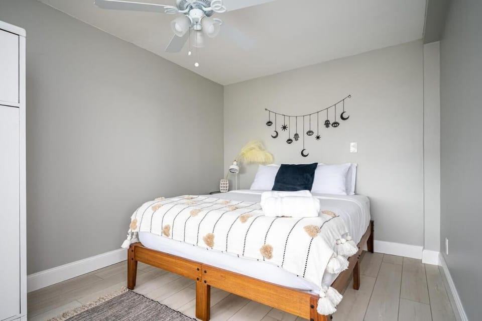 ATL Downtown 2BR King Bed Free Parking LM1003 House in Atlanta