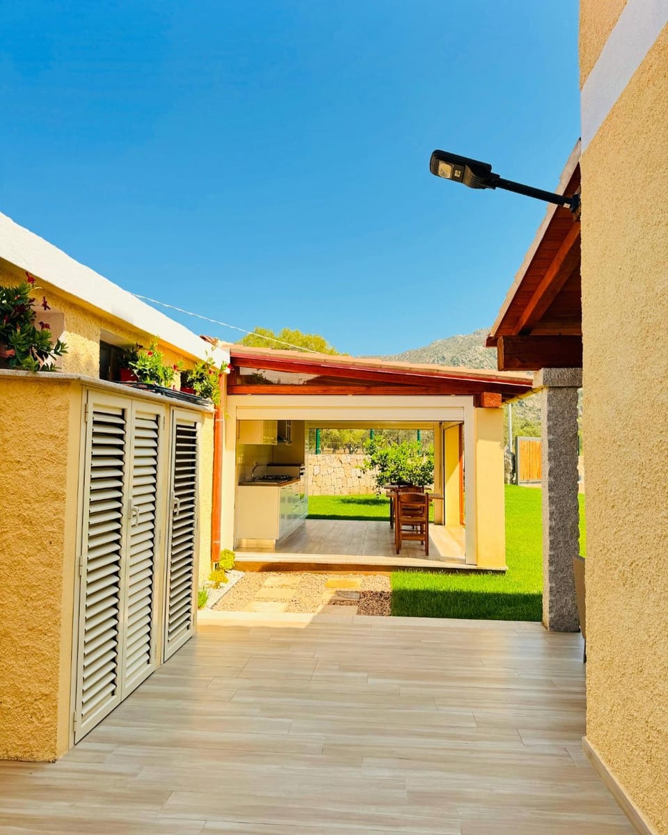 Patio, Seating area, Dining area