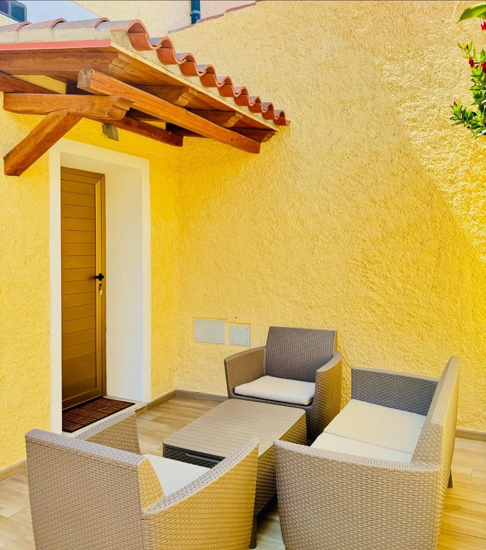 Patio, Seating area, Dining area