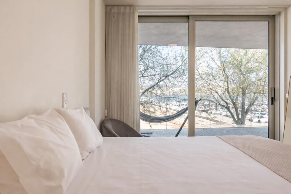 Bed, Bedroom, River view