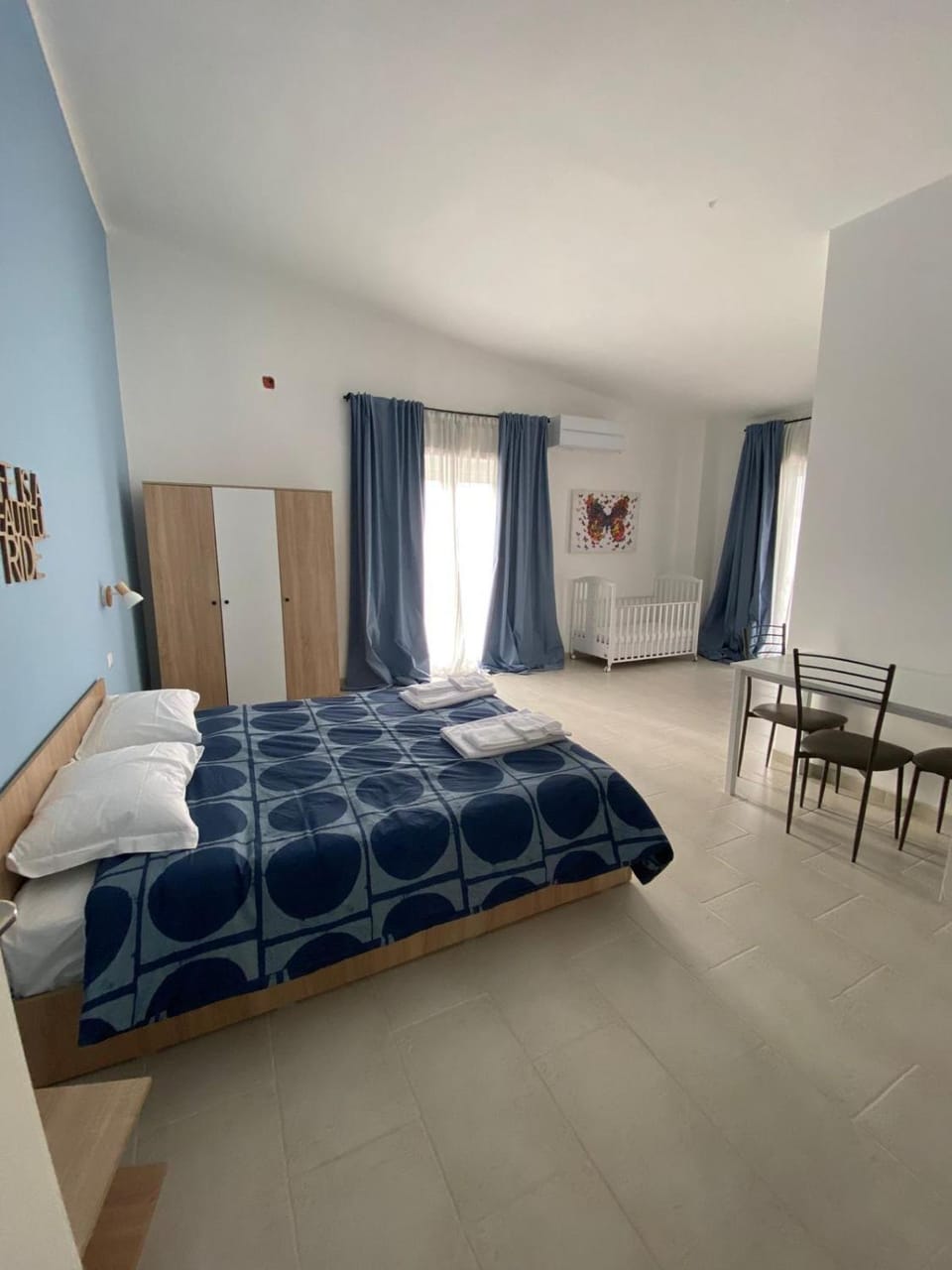 Living room, Photo of the whole room, wardrobe