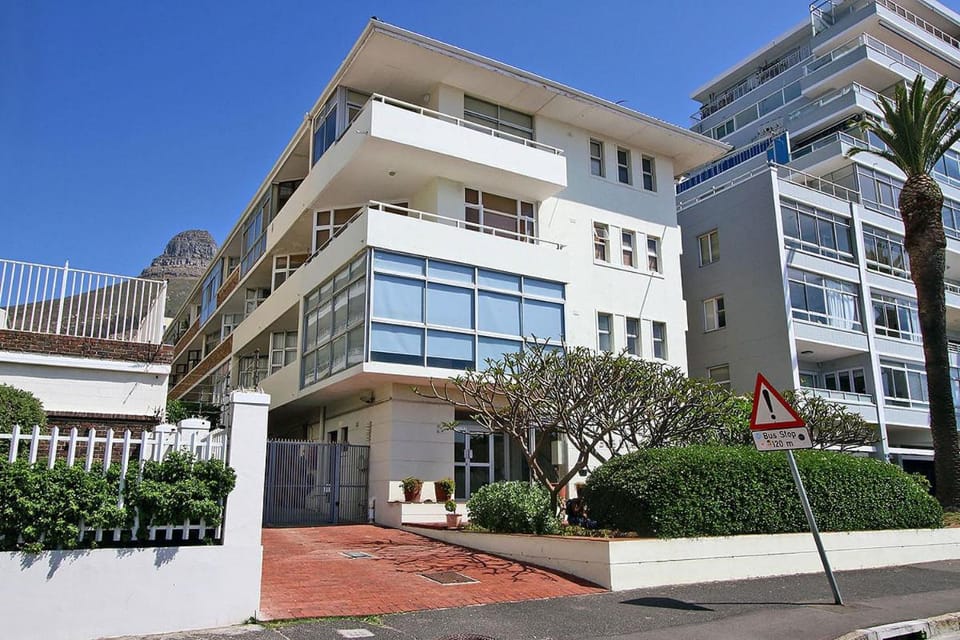 Blue Waters Studio 12 in Sea Point Apartment in Sea Point