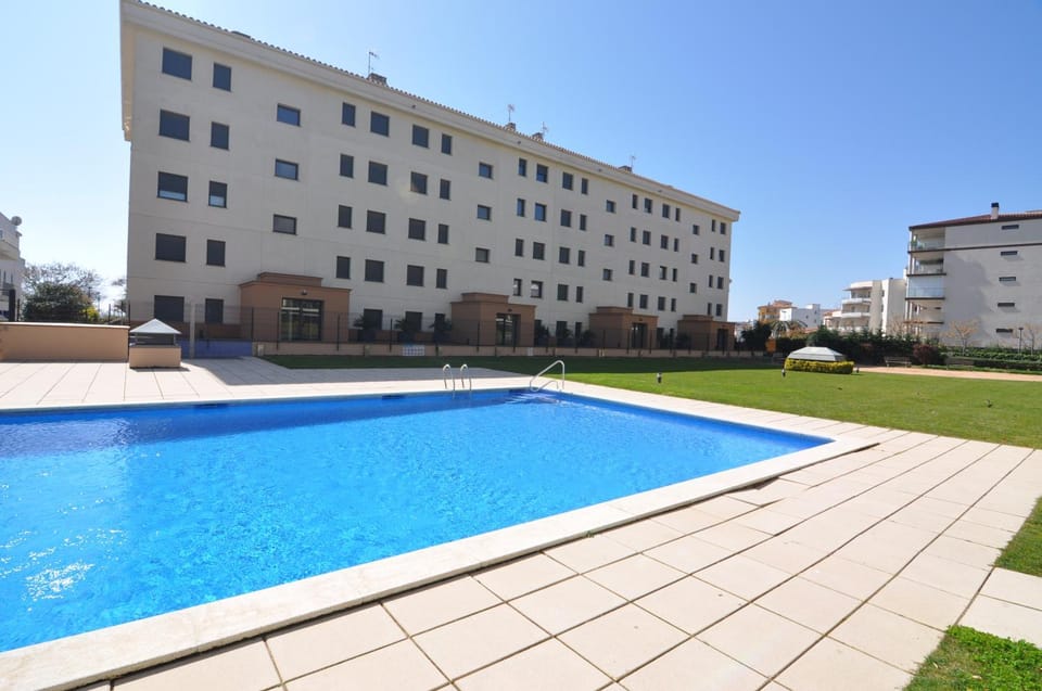 Property building, Pool view, Swimming pool