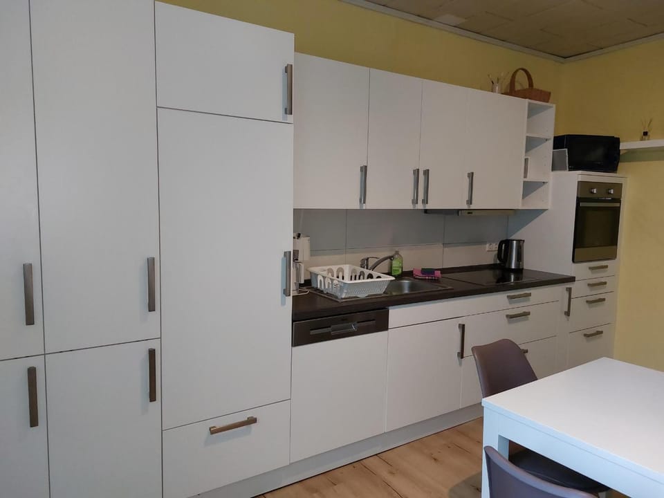 Kitchen or kitchenette, kitchen