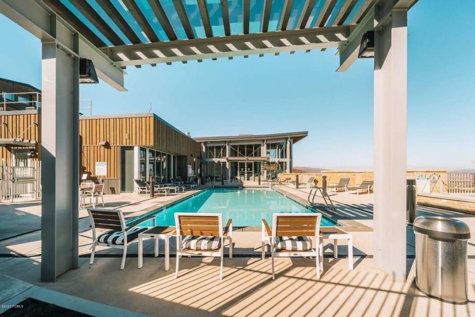 Swimming pool, Swimming pool