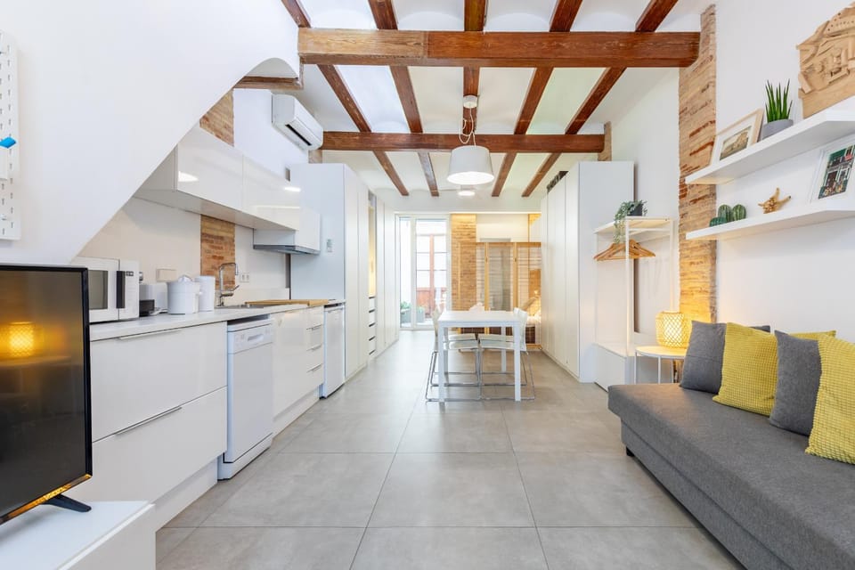 Kitchen or kitchenette, Seating area, Dining area, minibar