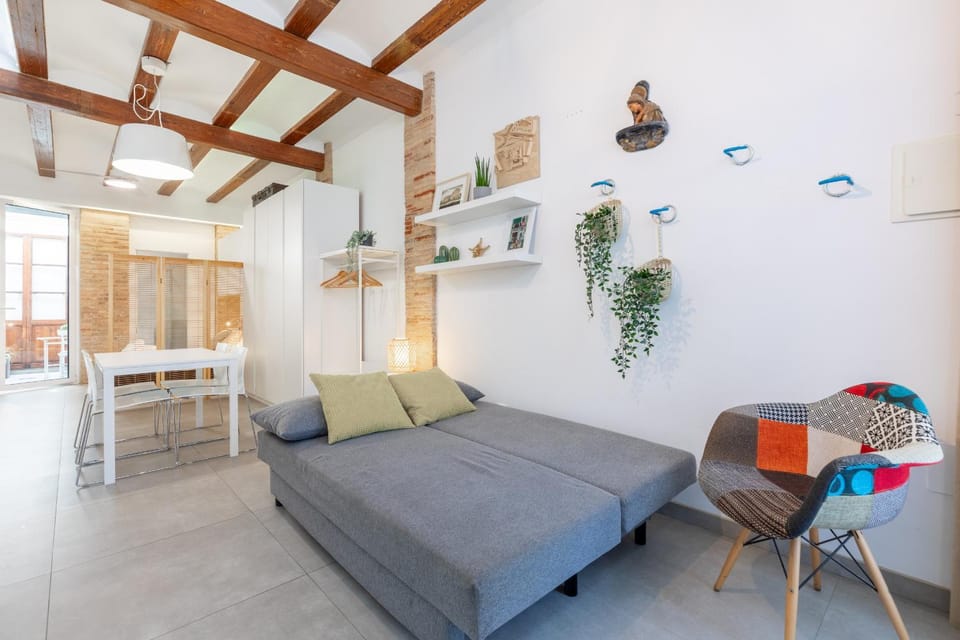 Bed, Living room