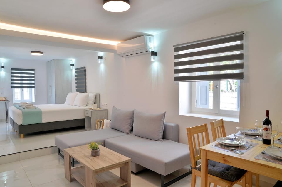 Bed, Living room, Dining area