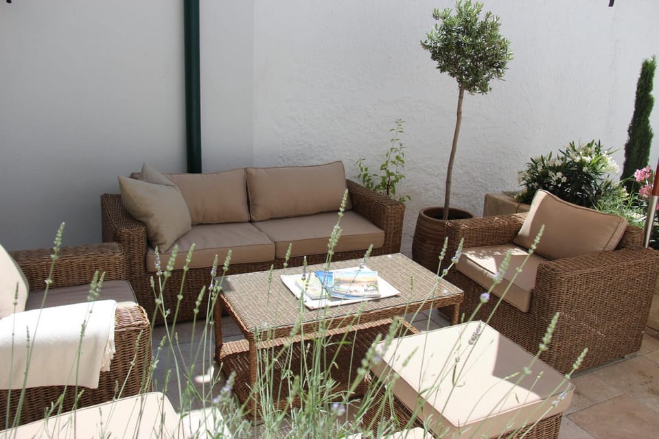 Patio, Seating area