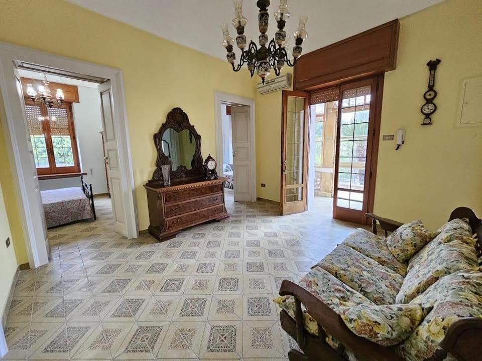 Facade/entrance, Living room, Photo of the whole room