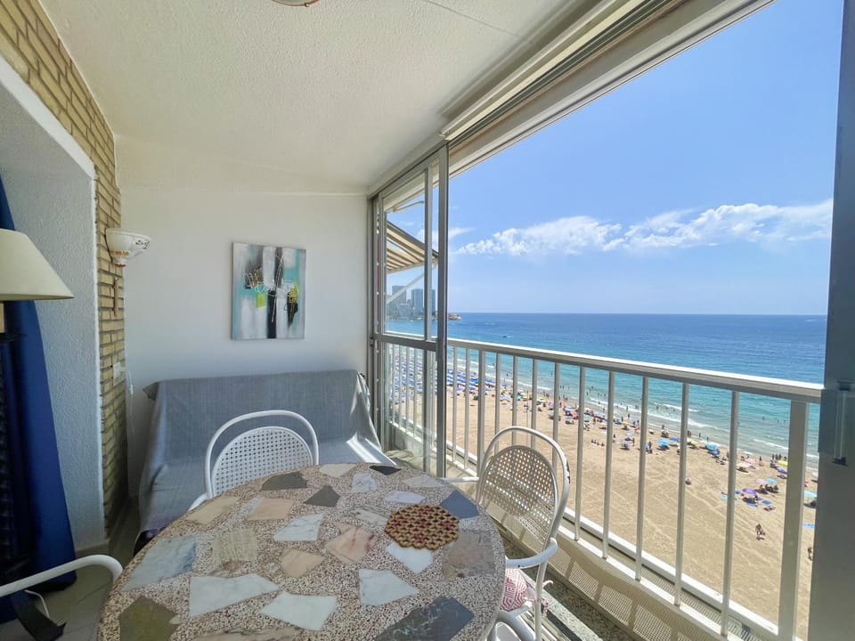 Tor Maraya Seafront Levante Apartment in Benidorm