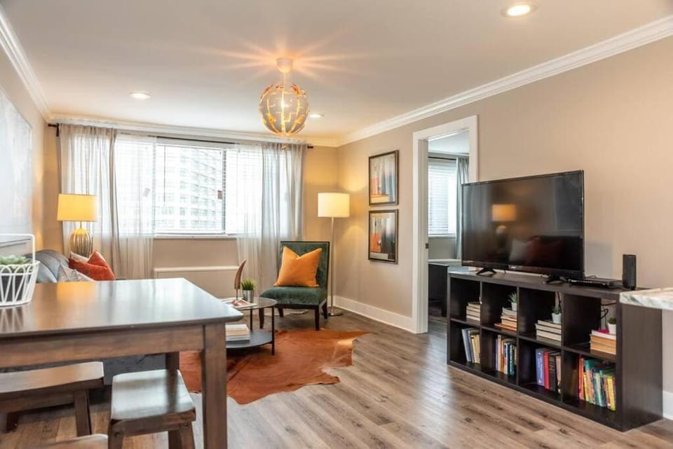 ATL Downtown 2BR King Bed Free Parking LM1008 House in Atlanta