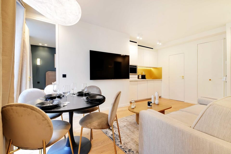 Living room, Dining area