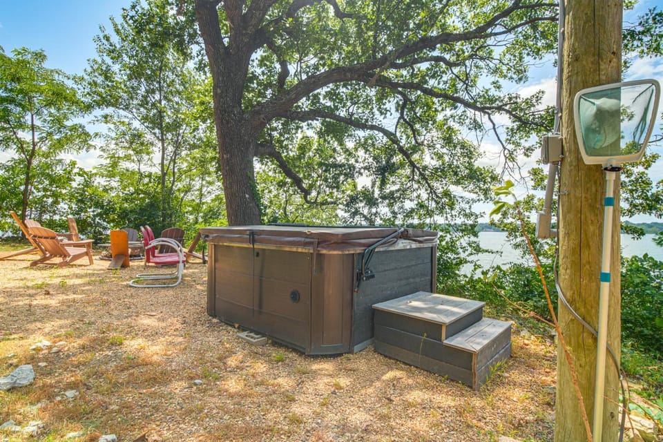 Private Hot Tub & Dock: Lakefront Grove Retreat! House in Ozark Mountains