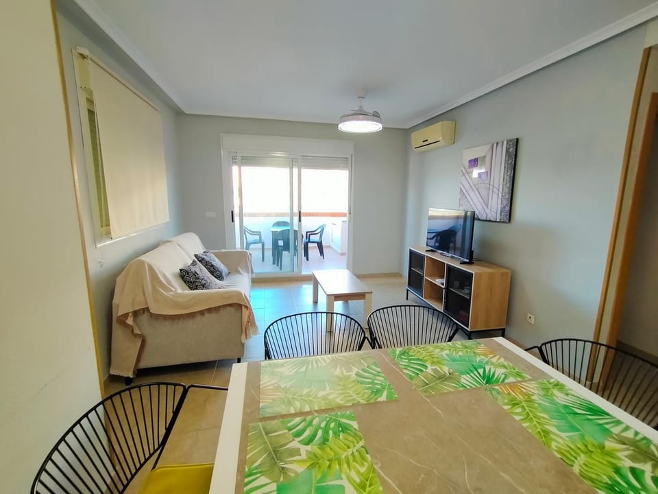 Living room, Dining area, air conditioner