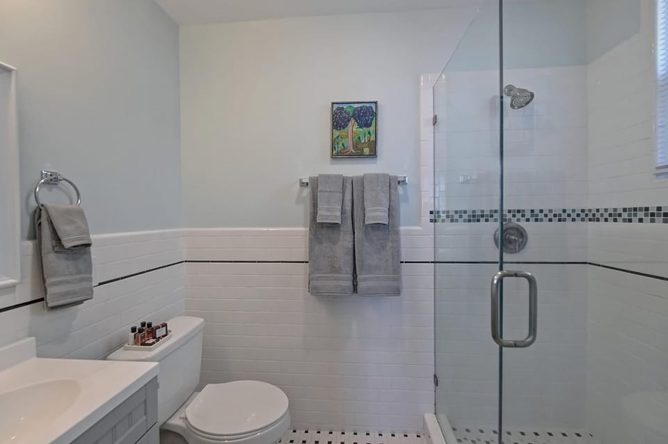 The Home Collection CLT: Lamar Avenue Apartment in Charlotte