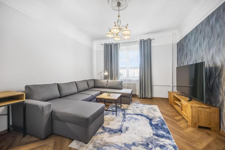 Communal lounge/ TV room, TV and multimedia, Living room, Evening entertainment
