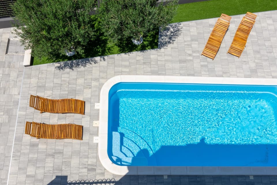 Pool view, Swimming pool