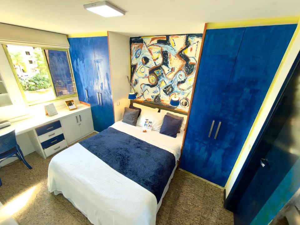 Apto JOAN MIRÓ Se sinta dentro de uma obra de arte 5 min da Esplanada dos Ministérios Condomínio LIFE RESORT Cortesia a caixa de mimos no dia do seu checkin House in State of Goiás