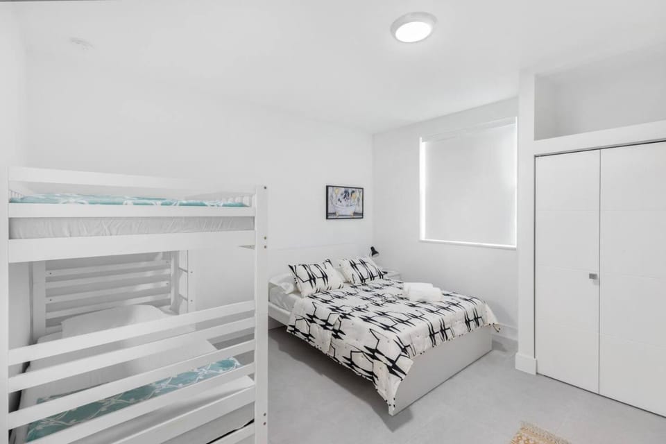 Up to 16 guests! Modern house near Wynwood Villa in Miami