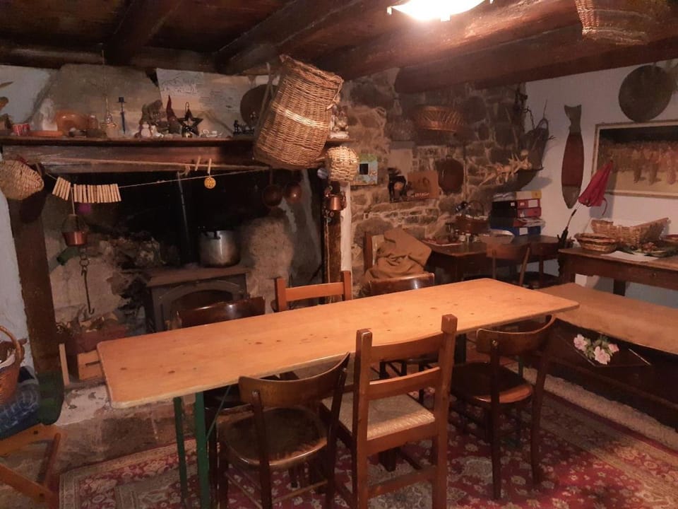 Restaurant/places to eat, Dining area, Breakfast