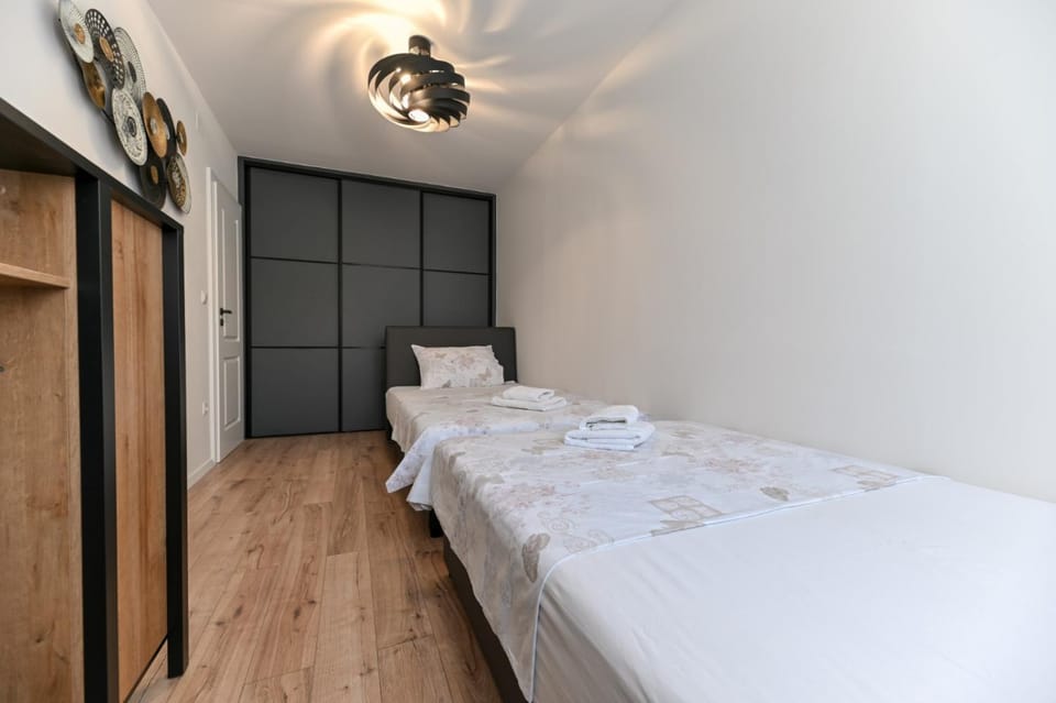 Bed, Bedroom, towels, wardrobe