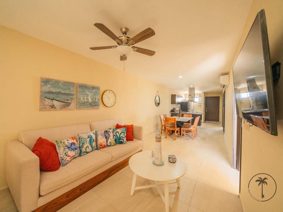 Communal lounge/ TV room, Living room