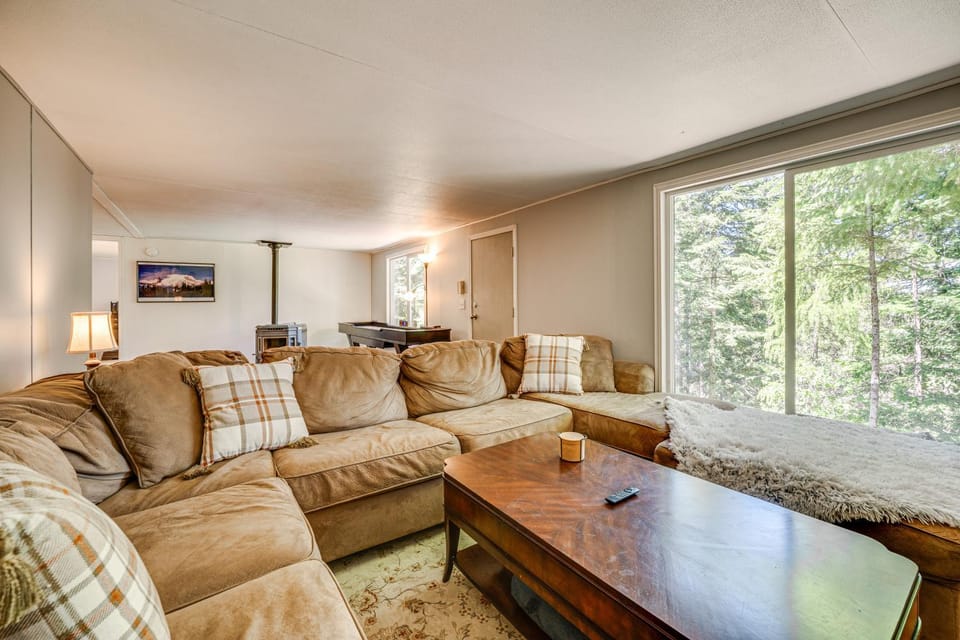 Cle Elum Cabin: Spacious Yard w/ ATV Trail Access! Cabin in Kittitas County