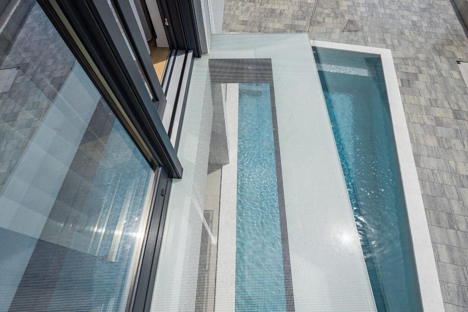 Balcony/Terrace, Pool view, Swimming pool