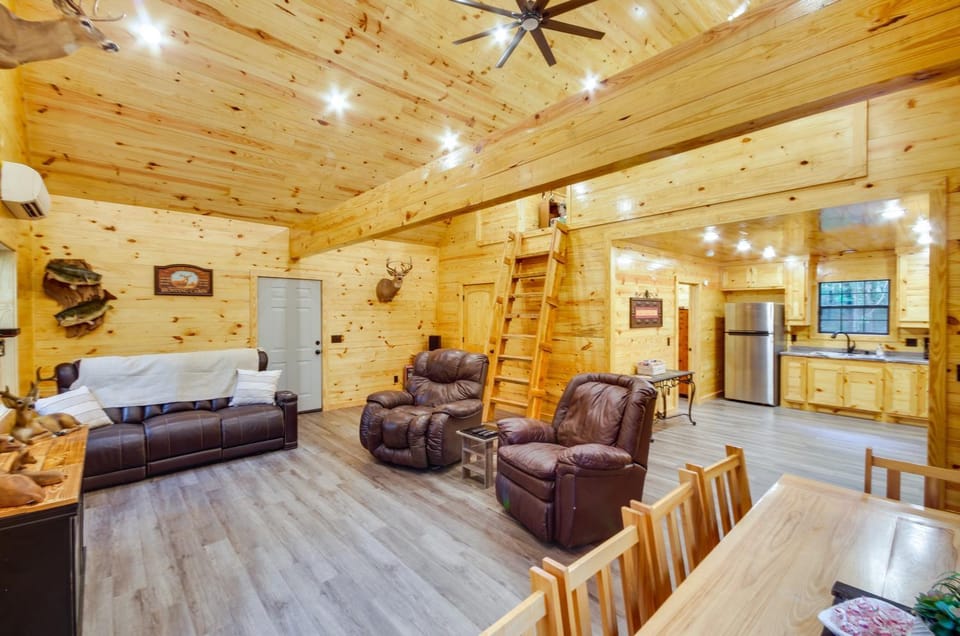 Crystal Springs Cabin, 4 Mi to Calling Panther! Cabin in Mississippi