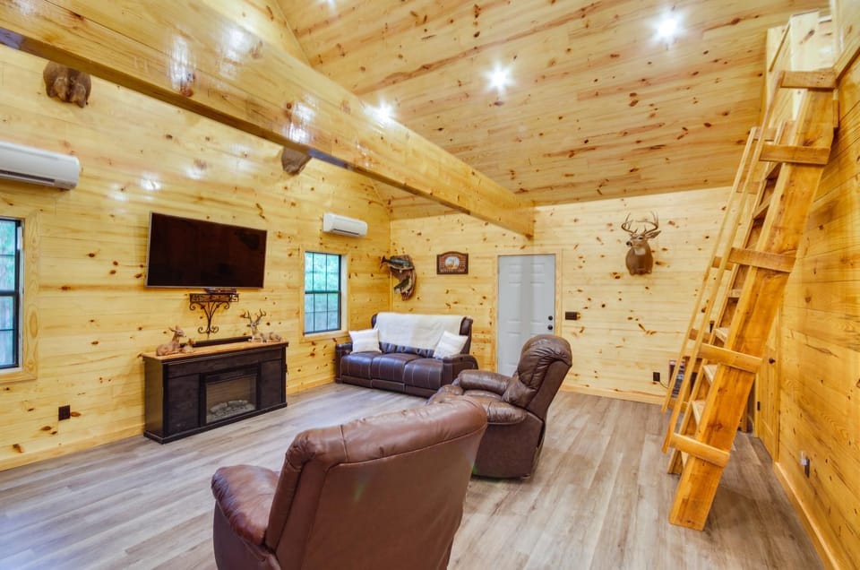 Crystal Springs Cabin, 4 Mi to Calling Panther! Cabin in Mississippi