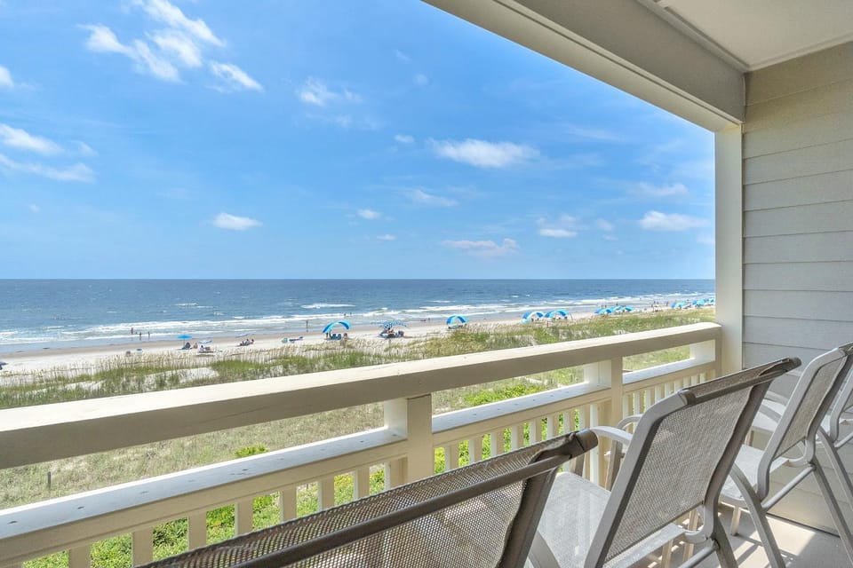 Beach Birds by Oak Island Accommodations Apartment in Caswell Beach