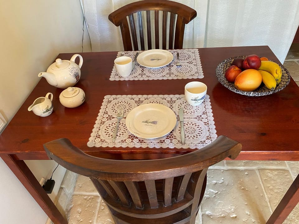 Dining area, Continental breakfast