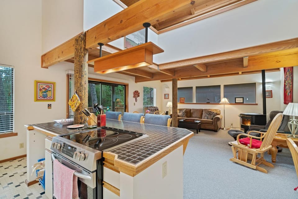 Sea Dream MCA#398 House in Manzanita