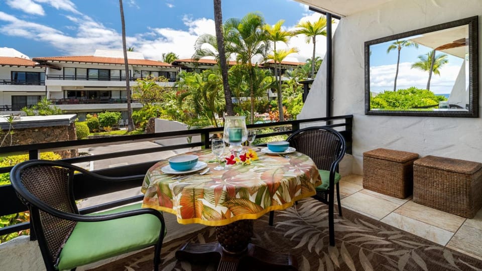 Casa de Emdeko 212 House in Holualoa