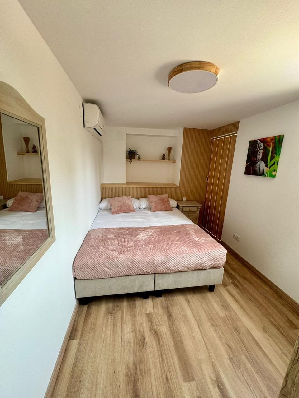 Bed, Bedroom, air conditioner