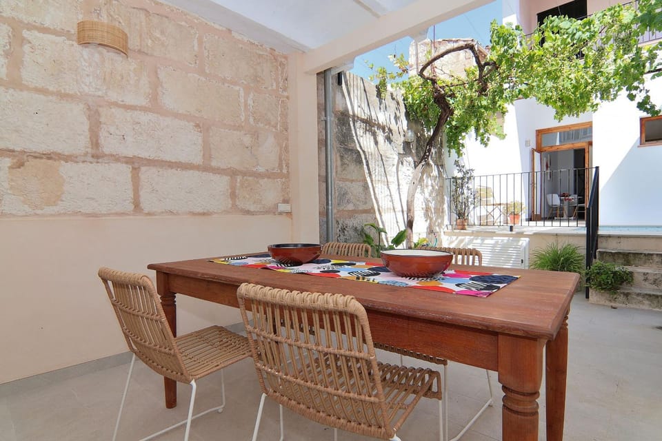 Patio, Day, Balcony/Terrace, Living room, Seating area, Dining area