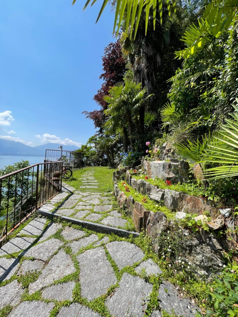 View (from property/room), Garden view, Lake view, Mountain view