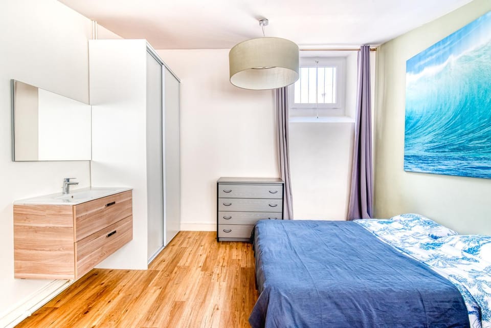 Bed, Bedroom, hair dresser, wardrobe