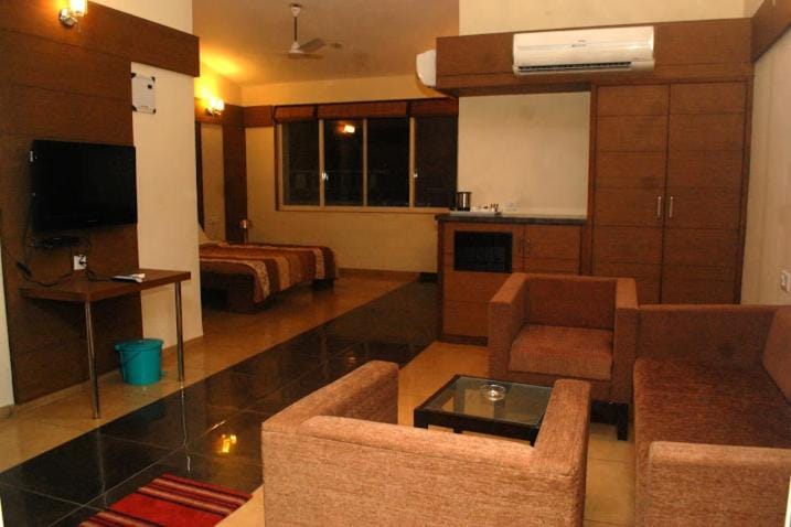Living room, Photo of the whole room