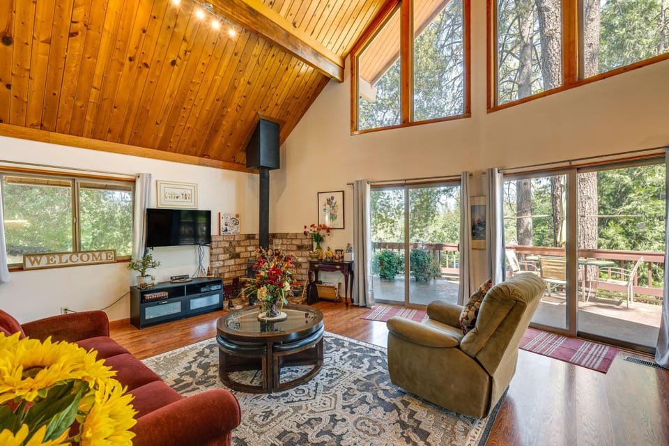 Groveland Vacation Rental about 26 Miles to Yosemite! House in Groveland