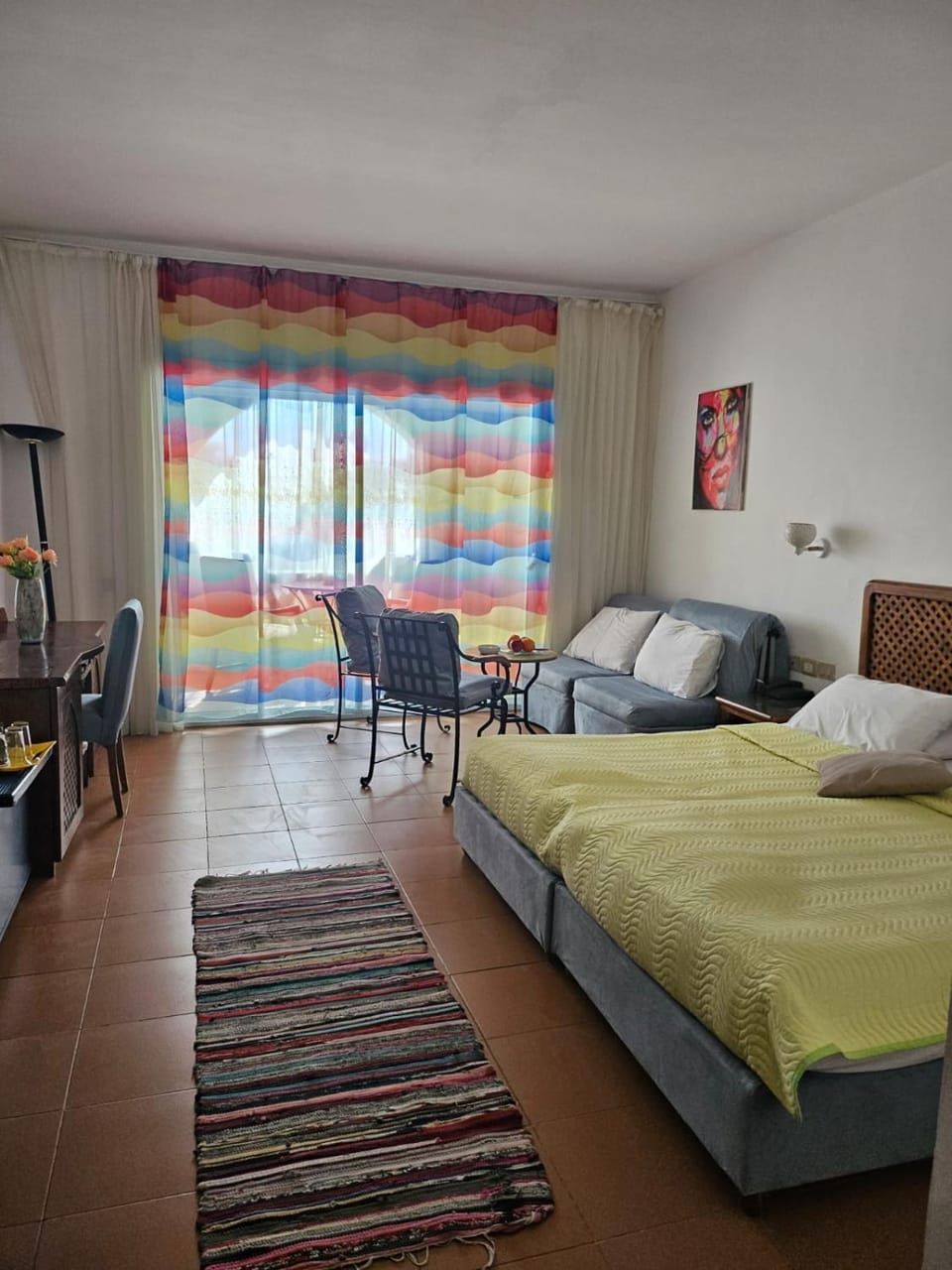 Photo of the whole room