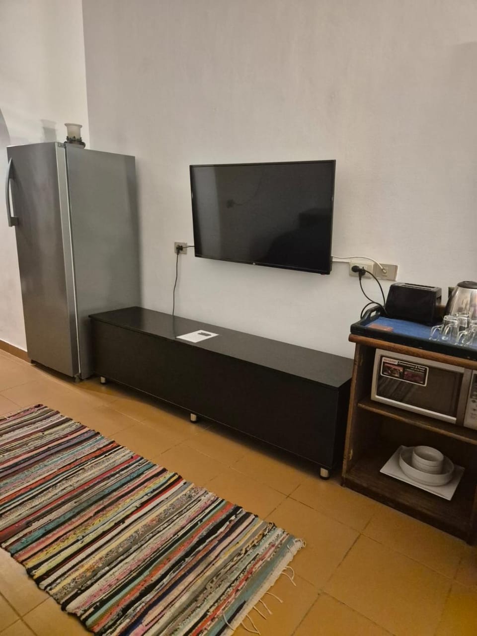 TV and multimedia, microwave, toaster