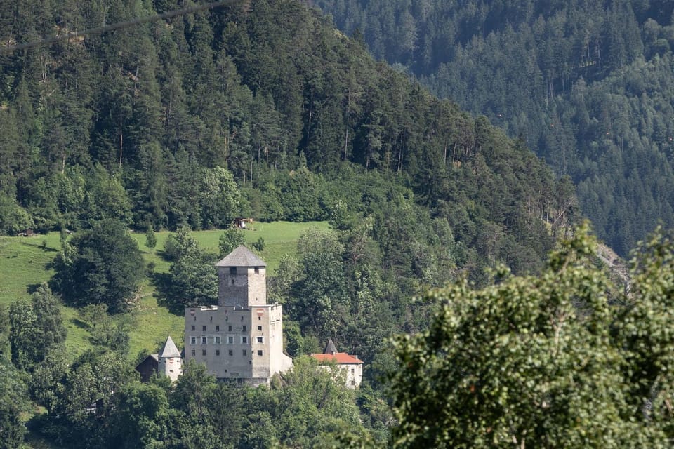 Nearby landmark, Natural landscape, Landmark view, Mountain view