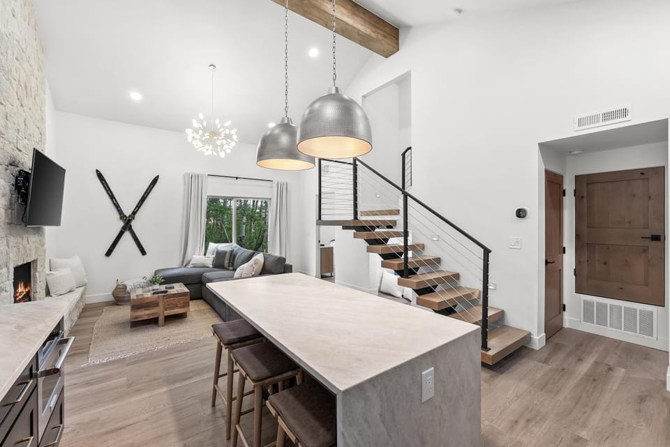 Canyons Creekside 3b3ba Townhouse 1 Block to Ski Lift House in Wasatch County